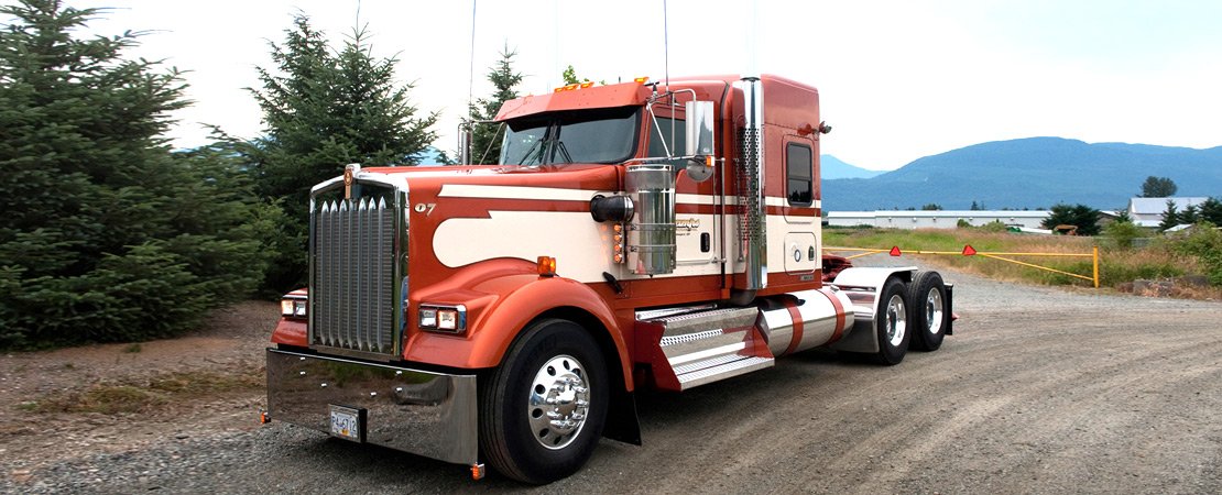 Kenworth W900 Red