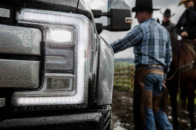 Ford F450 Lariat 6.7L V8 Diesel Engine